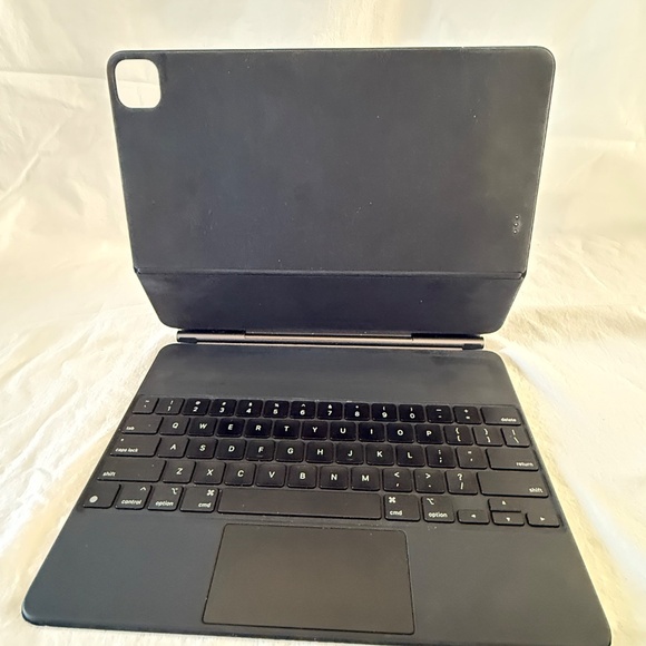 Apple Magic Keyboard for iPad Pro 12.9" - Picture 4 of 9